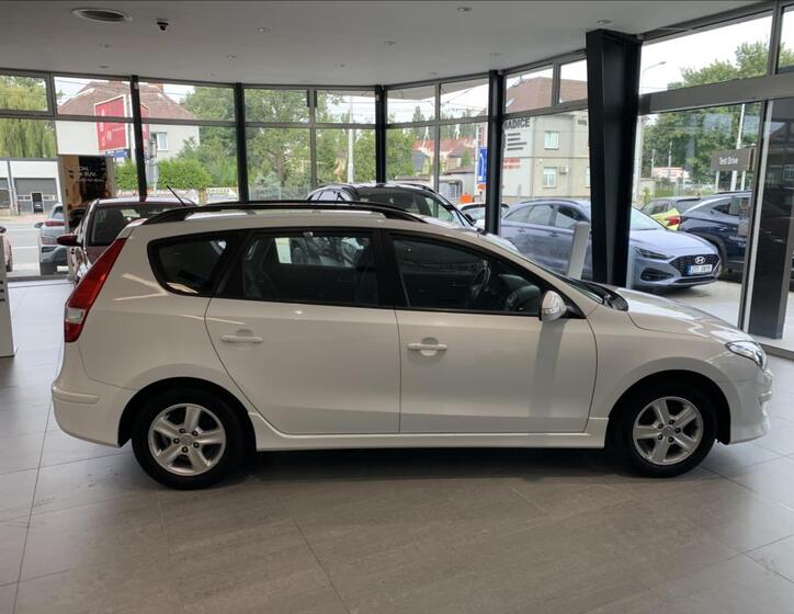 Hyundai i30 4