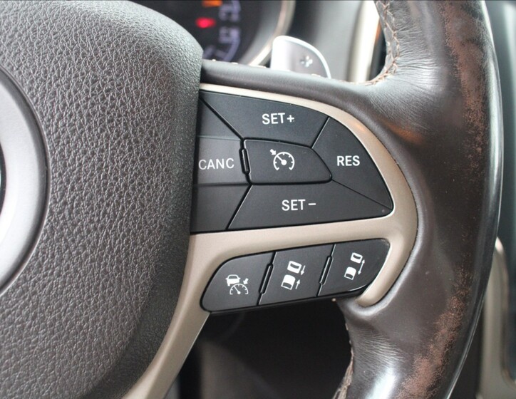 Jeep Grand Cherokee 22