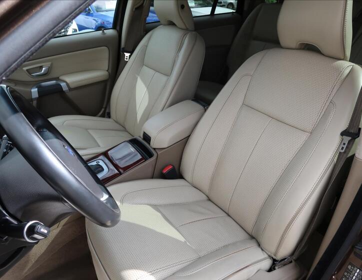 Volvo XC90 10