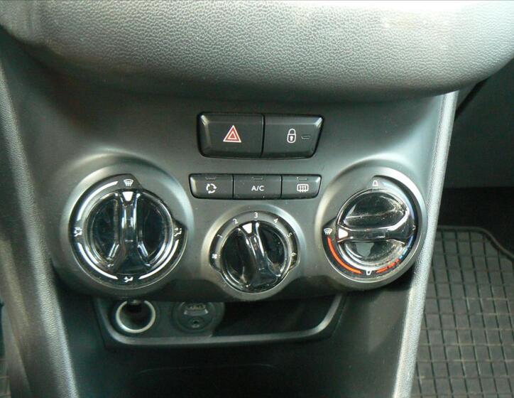 Peugeot 208 16