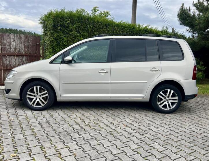 Volkswagen Touran 2