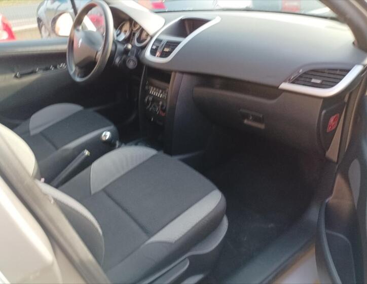 Peugeot 207 9