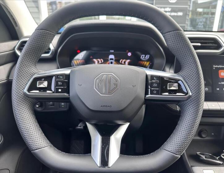 MG ZS 8