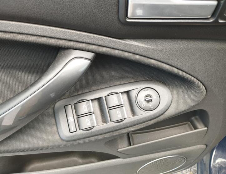 Ford C-MAX 12