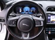 Jaguar XE 22