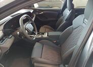 Audi Q6 9