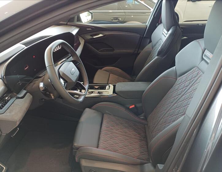 Audi Q6 9