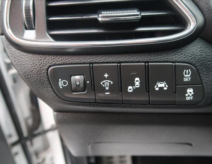 Hyundai i30 18