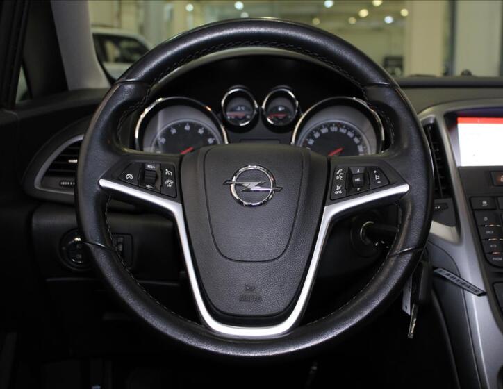 Opel Astra 9