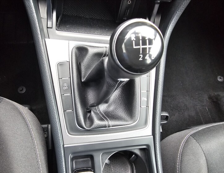 Volkswagen Golf 22