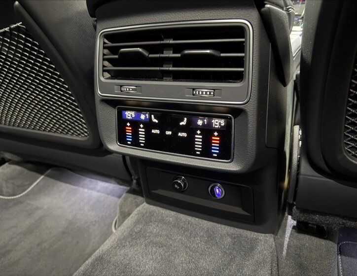 Audi Q7 23