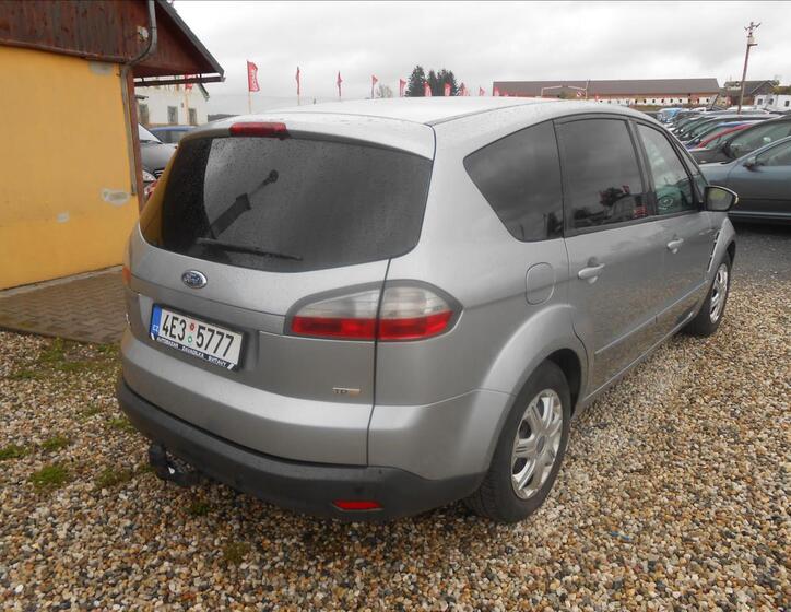 Ford S-MAX 6