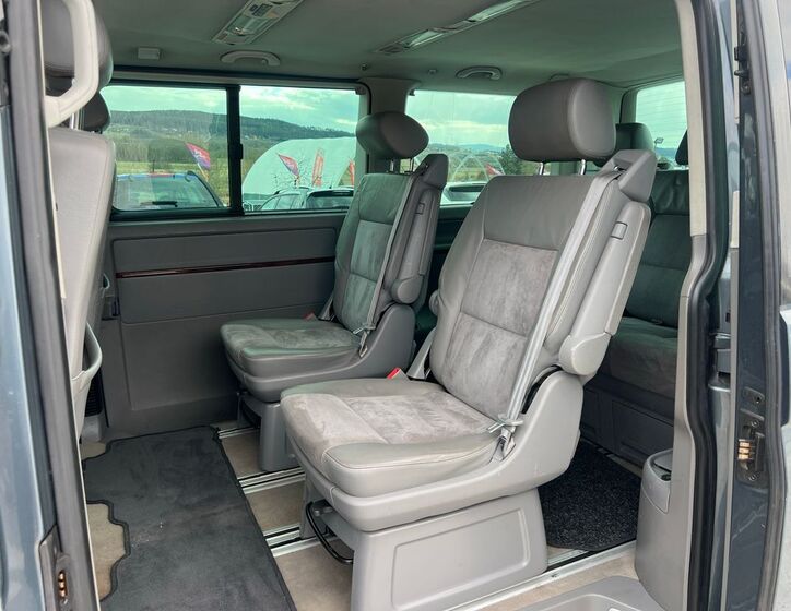 Volkswagen Multivan 10