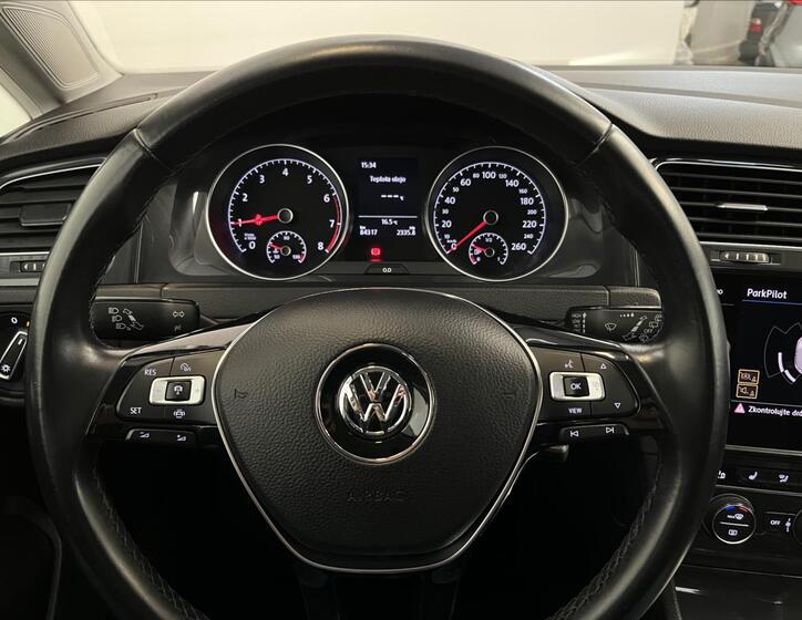 Volkswagen Golf 13