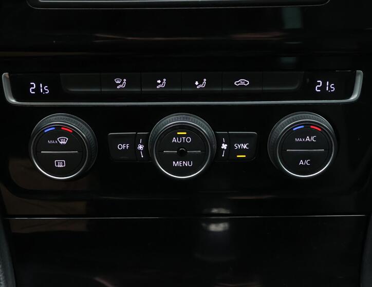 Volkswagen Golf 26
