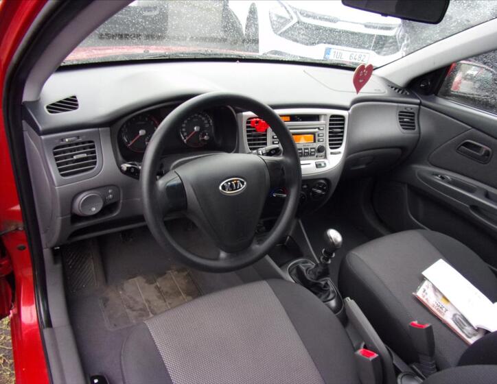 KIA Rio 15