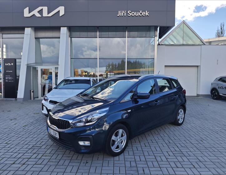 KIA Carens 1