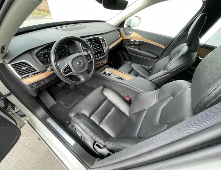 Volvo XC90 5
