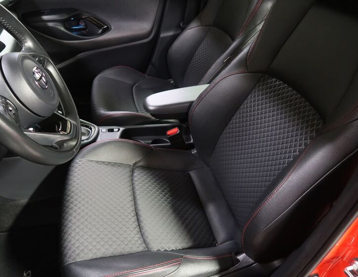 Toyota Yaris 9