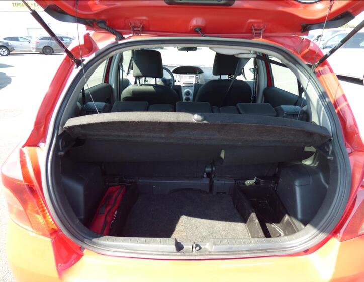 Toyota Yaris 23