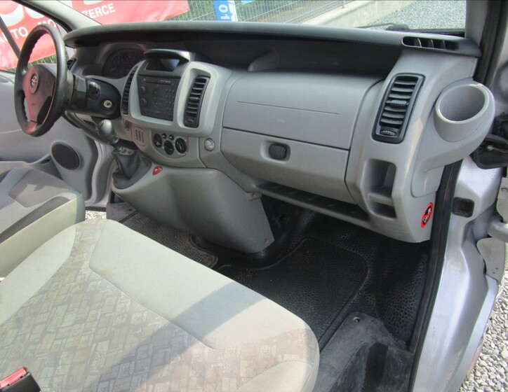 Opel Vivaro 15