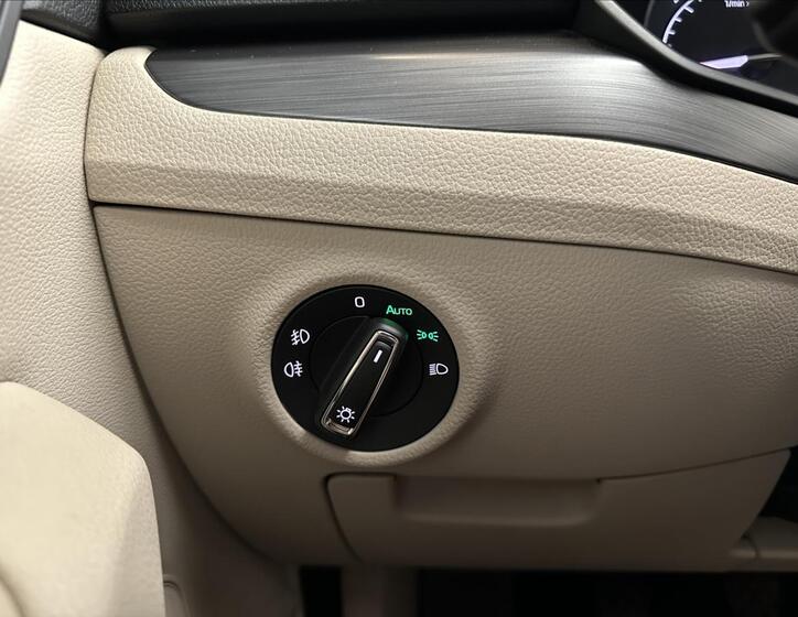 Škoda Superb 18