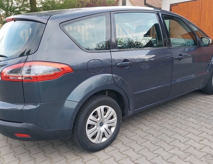 Ford S-MAX 12