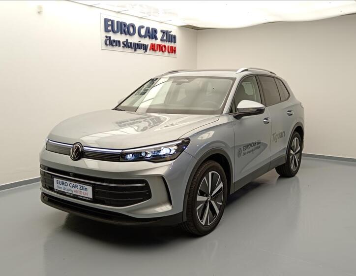 Volkswagen Tiguan 1