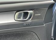 Volvo XC40 8