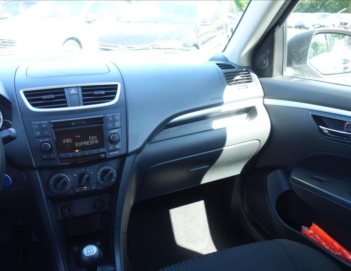 Suzuki Swift 18