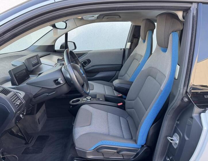 BMW i3 6