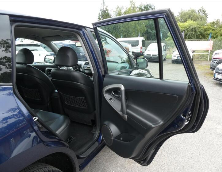 Toyota RAV4 22