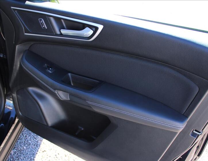 Ford Galaxy 23