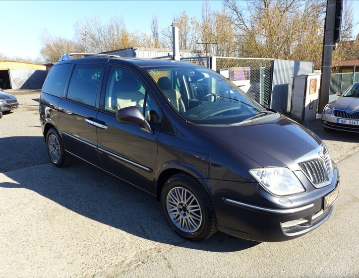Lancia Phedra 4