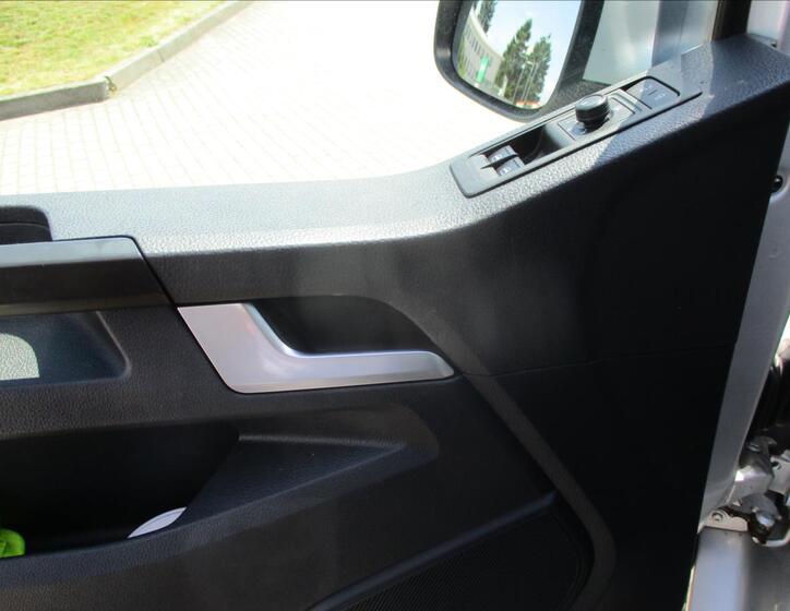 Volkswagen Caravelle 22