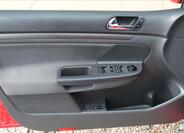 Volkswagen Golf 16