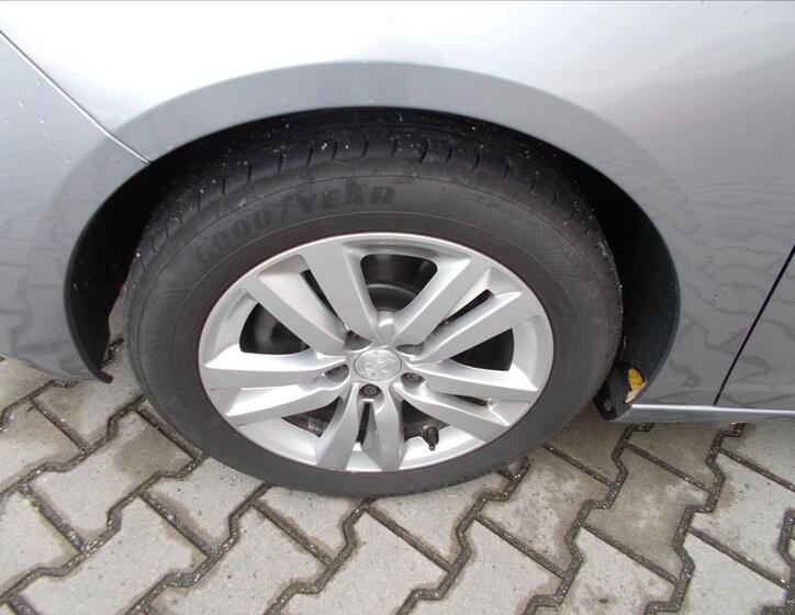 Peugeot 308 6