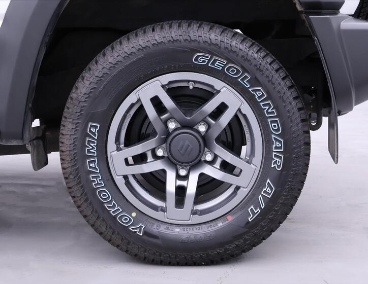Suzuki Jimny 28