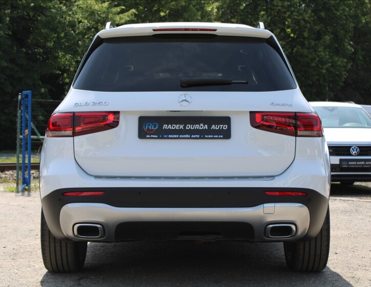 Mercedes-Benz GLB 6