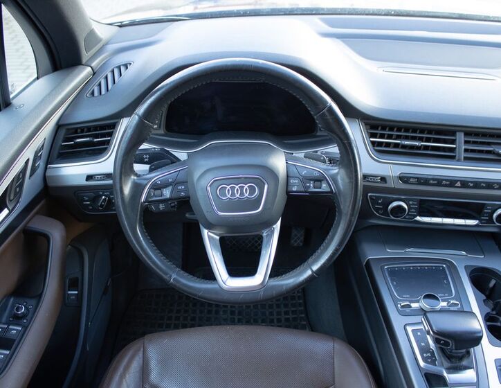 Audi Q7 19