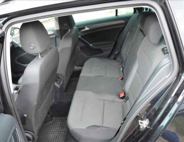 Volkswagen Golf 17