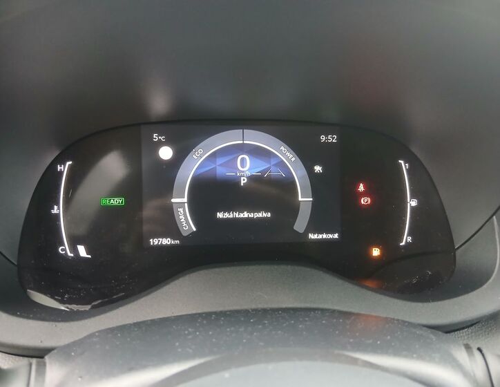 Toyota Yaris Cross 21