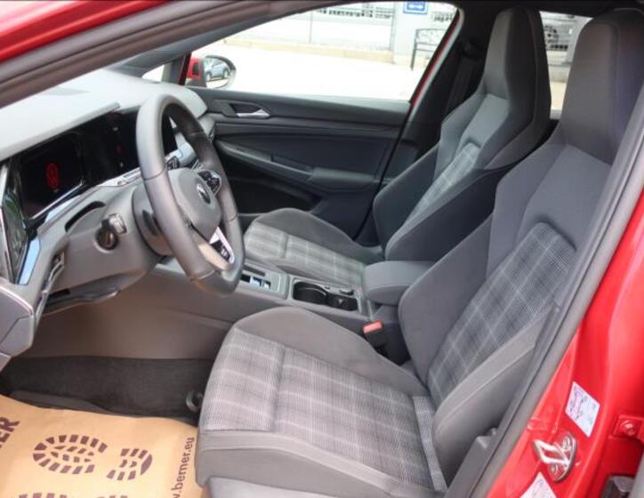 Volkswagen Golf 11