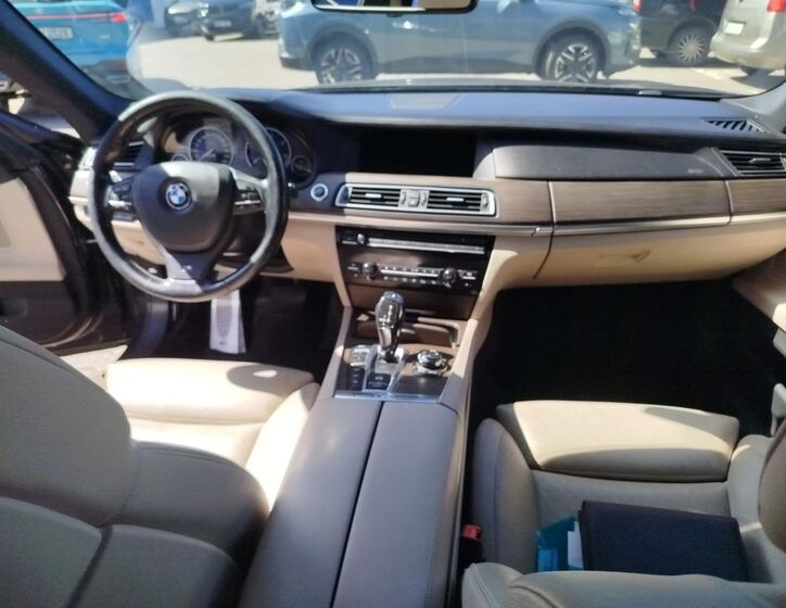 BMW Řada 7 2