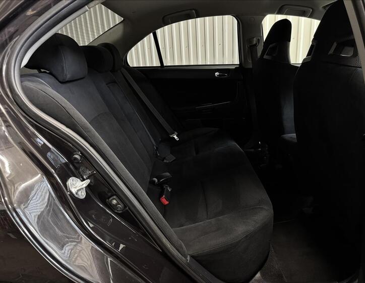 Mitsubishi Lancer 31