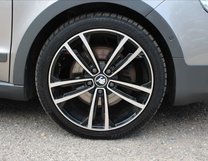Škoda Superb 24