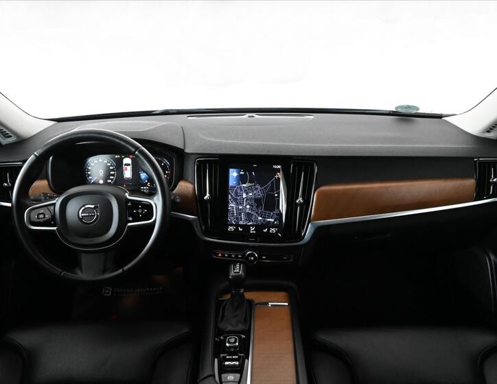 Volvo V90 11