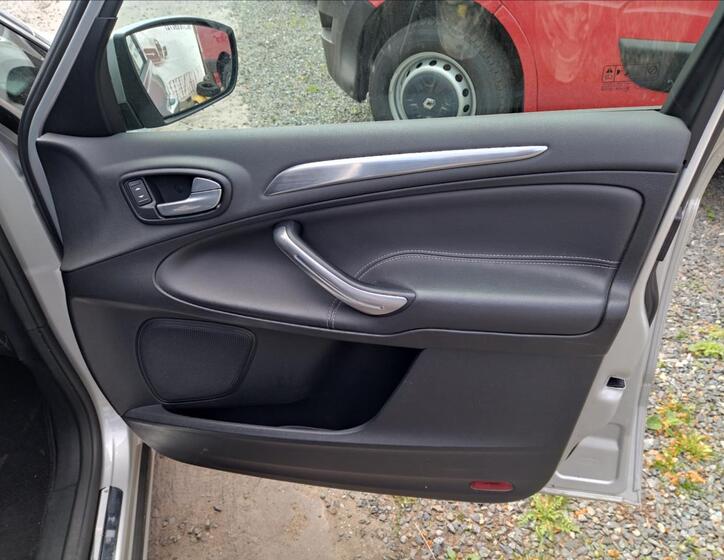 Ford S-MAX 21