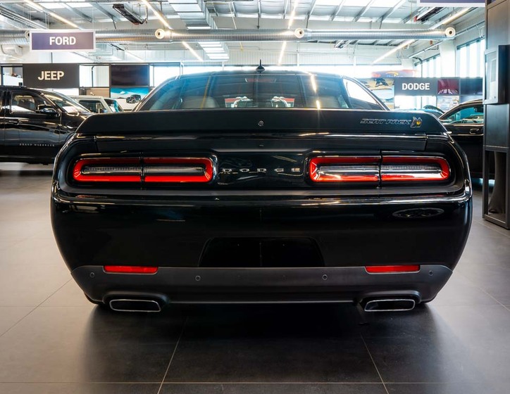 Dodge Challenger 4