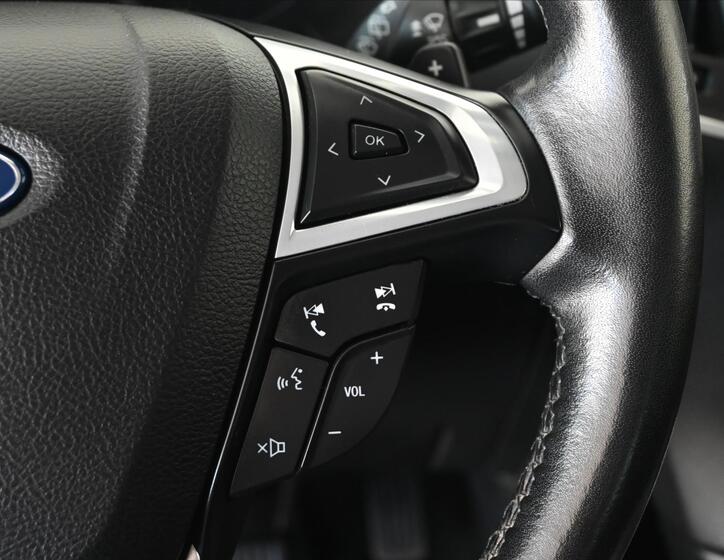 Ford Galaxy 19